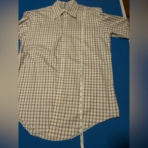 Brooks Brothers Men's Button Down Shirt. Size M. Slim Fit. Pristine Condition.